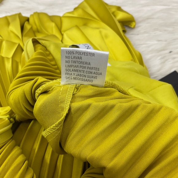 NEW Ieena Mac Duggal Chartreuse 23619 Pleated Wide Leg Open Back Jumpsuit Size 2 - Picture 15 of 16